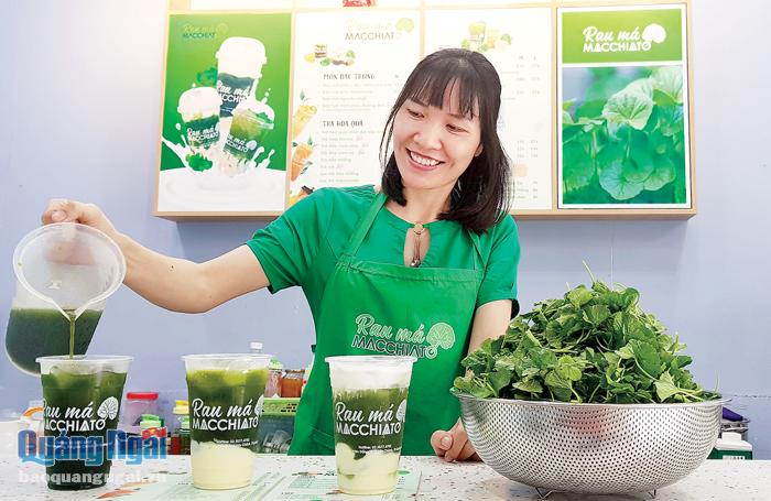 Từ cây rau má dân dã, cô gái trẻ Ngô Thị Xuân Thu đã sáng tạo nên nhiều thức uống mới lạ và xây dựng thương hiệu độc quyền mang tên 