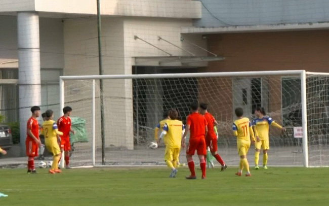 ĐT nữ Việt Nam đã nhận thất bại 0-3 trước U16 nam PVF