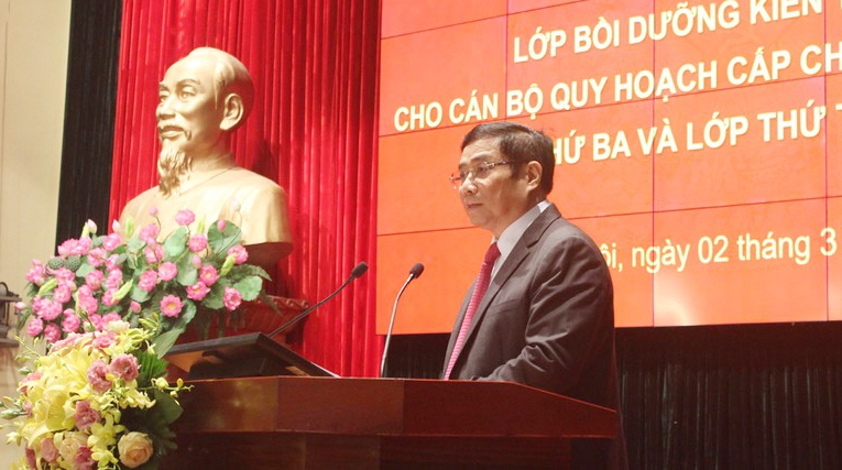 Ủy viên Bộ Chính trị, Bí thư Trung ương Đảng, Trưởng ban Tổ chức Trung ương Phạm Minh Chính phát biểu tại lễ bế giảng. Ảnh: VOV