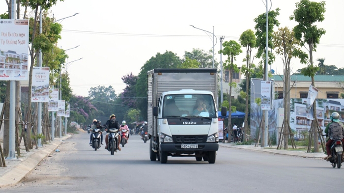 Nằm trên mặt tiền đường Nguyễn Công Phương đông đúc cùng sổ đỏ trao tay là yếu tố chiến lược của Phú Điền Residences