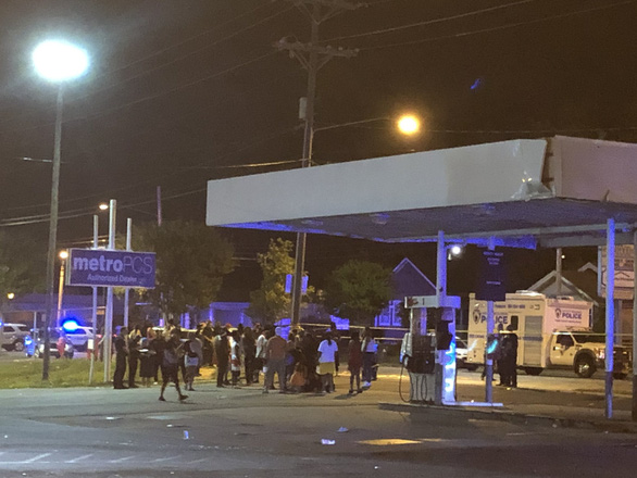 Hiện trường vụ nổ súng ở thành phố Charlotte, bang North Carolina - Ảnh: Twitter