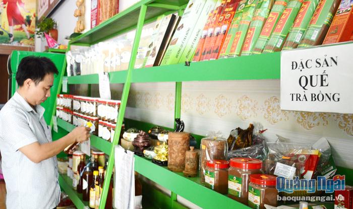 Các nông sản nổi tiếng của Quảng Ngãi được bày bán tại Công ty TNHH Thương mại và Dịch vụ OCOP Quảng Ngãi.