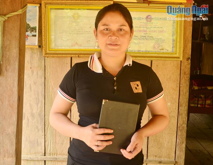 Chị Đinh Thị Vinh, ở thôn Gò Tranh, xã Long Sơn (Minh Long) luôn nhiệt tình với công tác DS-KHHGĐ.