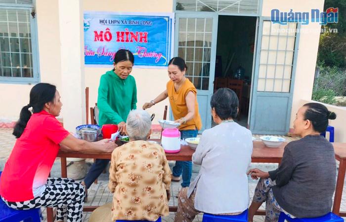 Chi hội phụ nữ thôn Long Hội, xã Bình Long (Bình Sơn) tổ chức 