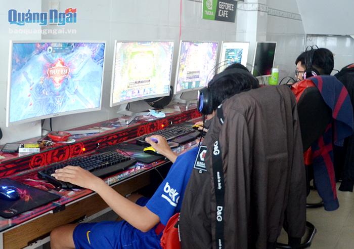 Một cơ sở kinh doanh dịch vụ Internet, trò chơi điện tử  ở TP.Quảng Ngãi.