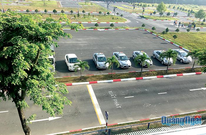 Hệ thống sân tập, sát hạch tại Trung tâm Đào tạo sát hạch lái xe tỉnh được đầu tư đồng bộ. 