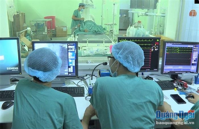Kỹ thuật chụp mạch DSA được triển khai tại Bệnh viện Đa khoa Quảng Ngãi từ năm 2017 giúp cứu sống hàng trăm bệnh nhân
