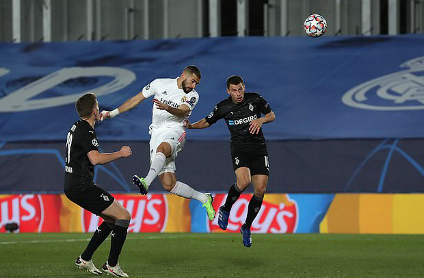 Karim Benzema mở tỉ số từ phút thứ 9