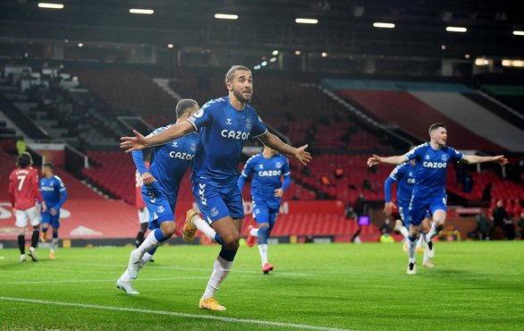 Dominic Calvert-Lewin ăn mừng bàn gỡ 3-3 cho Everton - Ảnh: REUTERS