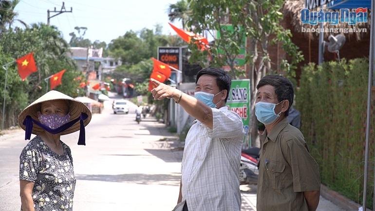 Video: Rực rỡ tuyến đường cờ kiểu mẫu ở Bình Đông