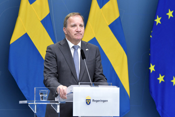Thủ tướng Thụy Điển Stefan Lofven dự một cuộc họp báo sau cuộc bỏ phiếu bất tín nhiệm tại Quốc hội Thụy Điển ở Stockholm ngày 21-6 - Ảnh: AFP