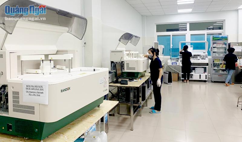 Bệnh viện Sản - Nhi tỉnh đầu tư hệ thống máy xét nghiệm hiện đại nhằm nâng cao chất lượng xét nghiệm và chẩn đoán bệnh. 