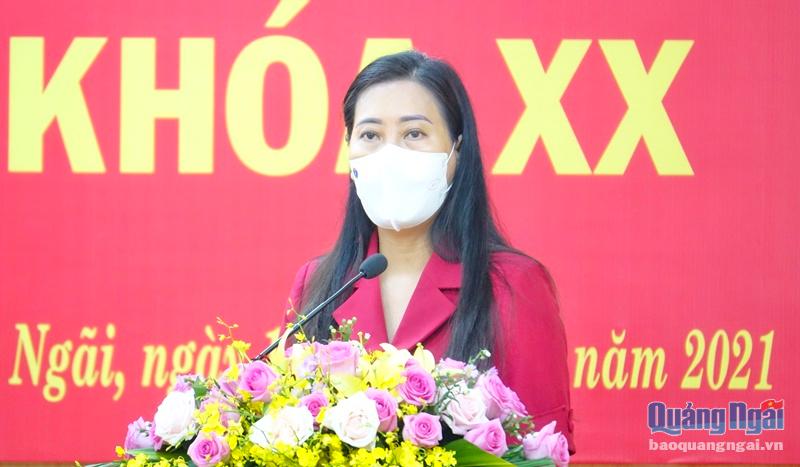 Ủy viên Trung ương Đảng, Bí thư Tỉnh ủy, Chủ tịch HĐND tỉnh Bùi Thị Quỳnh Vân phát biểu bế mạc hội nghị