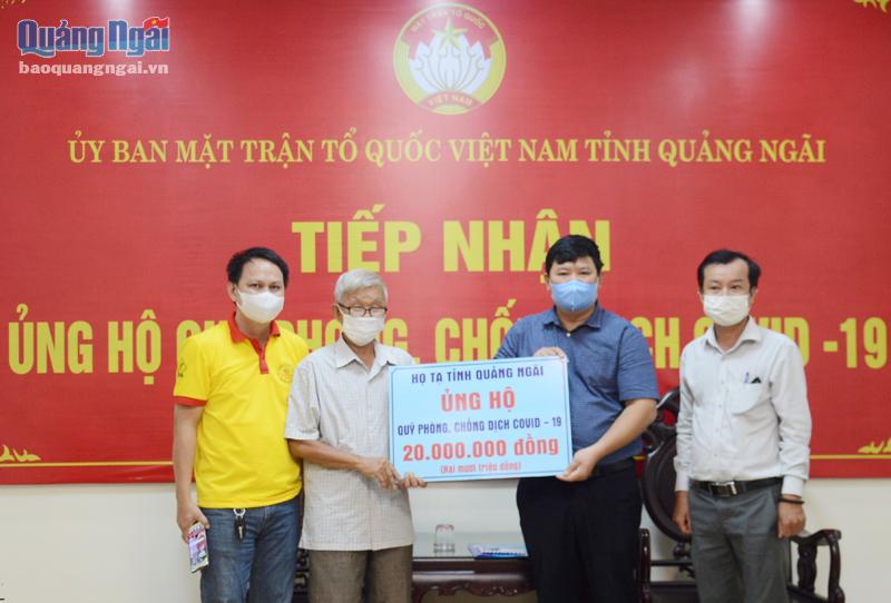Dòng họ Tạ ở Quảng Ngãi cũng ủng hộ 20 triệu đồng cho công tác phòng, chống dịch Covid-19.