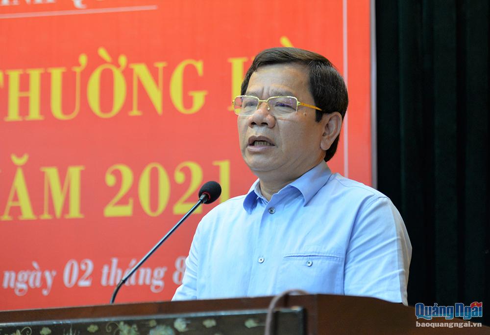 Chủ tịch UBND tỉnh Đặng Văn Minh phát biểu kết luận tại phiên họp