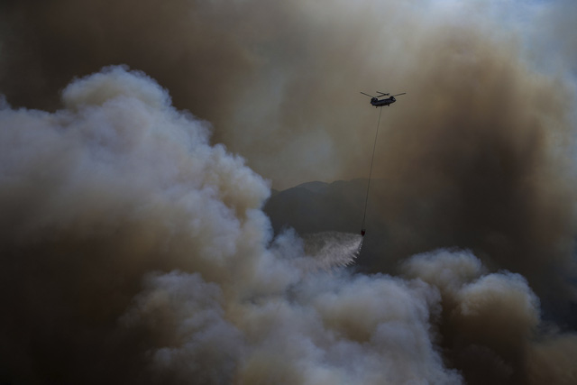 Cháy rừng bùng phát khi Thổ Nhĩ Kỳ và toàn bộ khu vực Địa Trung Hải hứng chịu đợt nắng nóng kéo dài. (Ảnh: AP)