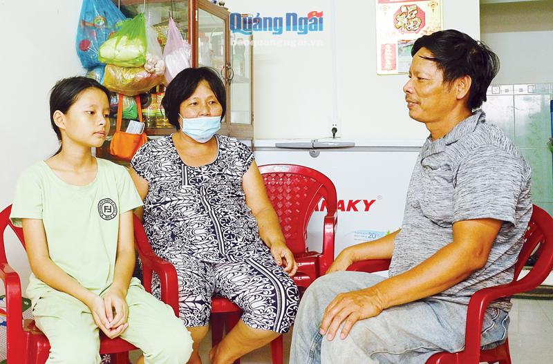 Nhờ sự giúp đỡ của thầy cô, bạn bè, em Lê Thị Cẩm Thạch và bố mẹ đã có ngôi nhà mới khang trang. 