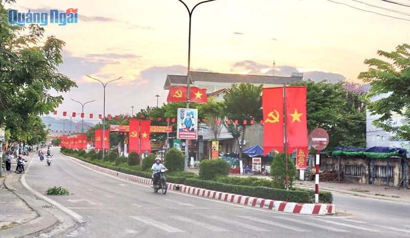 Trung tâm thị trấn Trà Xuân (Trà Bồng) ngày càng khang trang.