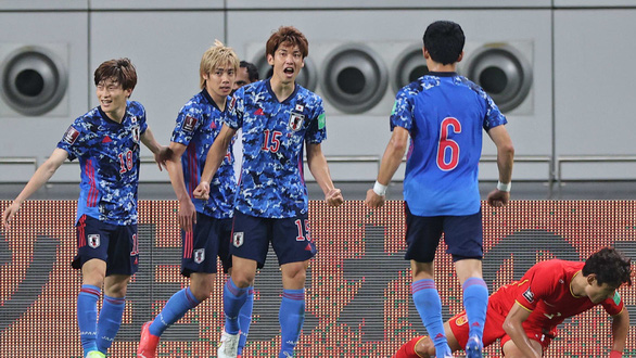 Yuya Osaka (số 15) ăn mừng bàn thắng cho tuyển Nhật Bản - Ảnh: AFC