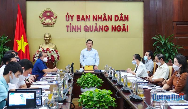Chủ tịch UBND tỉnh Đặng Văn Minh phát biểu kết luận cuộc họp