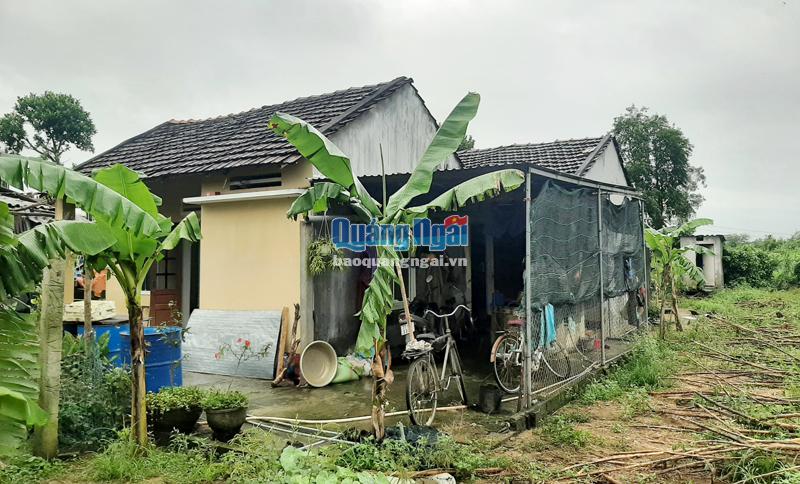  Phần đất và căn nhà của ông Từ Hữu Phúc, ở thôn Cộng Hòa 1, xã Tịnh Ấn Tây (TP.Quảng Ngãi) được xây từ năm 1997. 