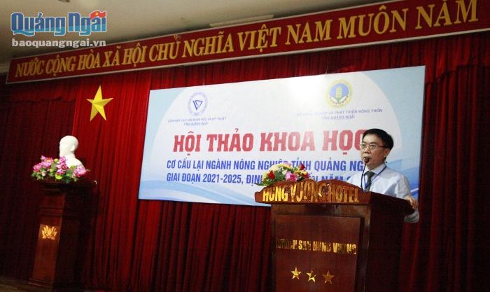 Phó Chủ tịch HĐND tỉnh Nguyễn Tấn Đức phát biểu tại hội thảo.