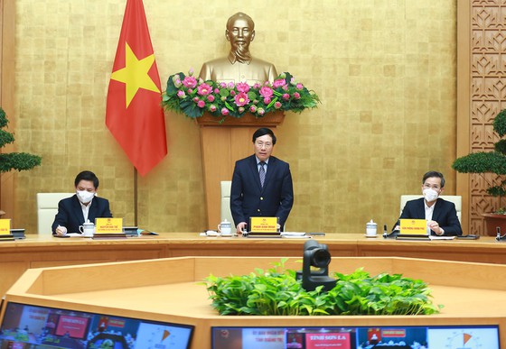 Phó Thủ tướng Thường trực Chính phủ Phạm Bình Minh chủ trì hội nghị.