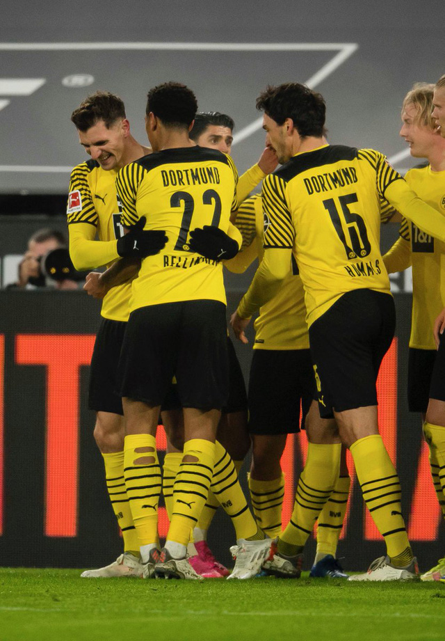 Niềm vui của các cầu thủ Dortmund.