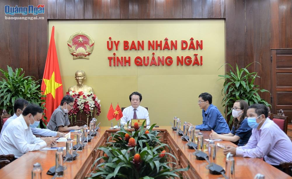 Quang cảnh buổi tiếp xã giao Tổng lãnh sự Trung Quốc tại TP.Quảng Ngãi của UBND tỉnh.