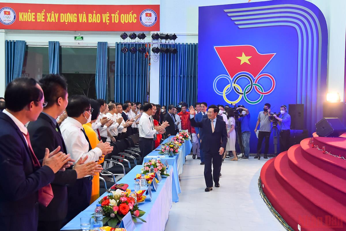 Phó Thủ tướng Thường trực Chính phủ Phạm Bình Minh dự lễ xuất quân Đoàn Thể thao Việt Nam tham dự SEA Games 31, tối 28/4.