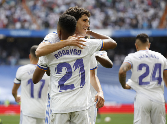 Real Madrid đã lần thứ 35 lên ngôi vô địch, sau chiến thắng trước Espanyol - Ảnh: Reuters