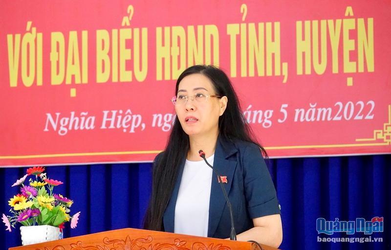 Ủy viên Trung ương Đảng, Bí thư Tỉnh ủy, Chủ tịch HĐND tỉnh Bùi Thị Quỳnh Vân phát biểu tại buổi tiếp xúc.