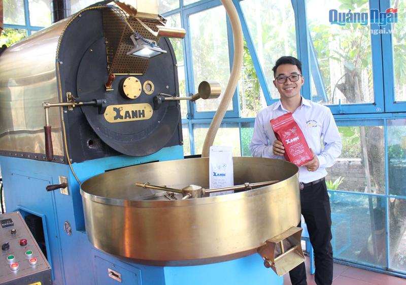 Anh Lê Văn Thương, ở xã Hành Trung (Nghĩa Hành) đã khởi nghiệp thành công với thương hiệu cà phê sạch 