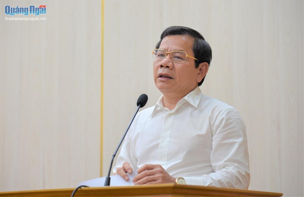Chủ tịch UBND tỉnh Đặng Văn Minh kết luận tại cuộc họp.