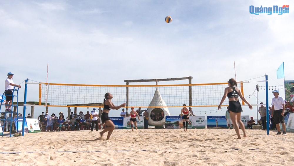 Bế mạc Giải bóng chuyền nữ bãi biển Lý Sơn mở rộng - Báo Quảng Ngãi điện tử