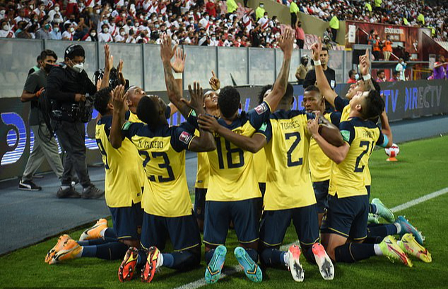 Ecuador vui mừng sau khi vượt qua vòng loại, giành vé dự World Cup.