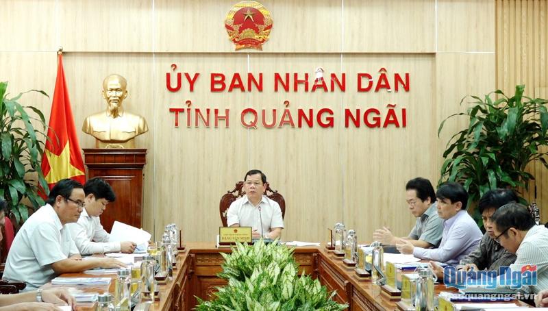 Chủ tịch UBND tỉnh Đặng Văn Minh chủ trì cuộc họp