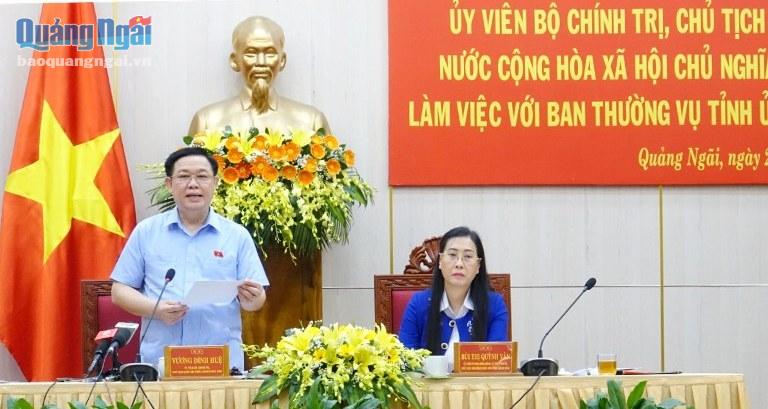 Chủ tịch Quốc hội Vương Đình Huệ phát biểu kết luận buổi làm việc.