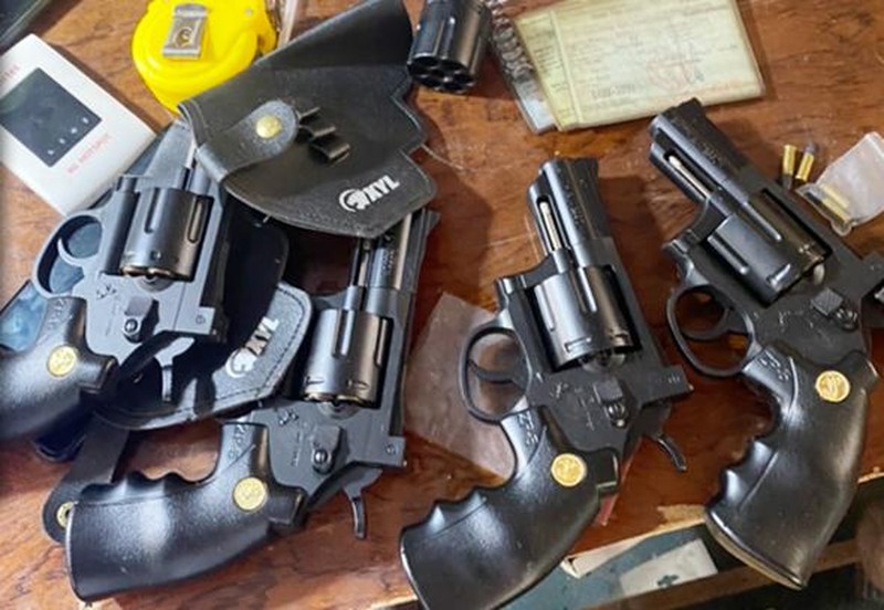 Bắt đối tượng tàng trữ ma túy, thu giữ 4 khẩu súng tại Đồng Nai