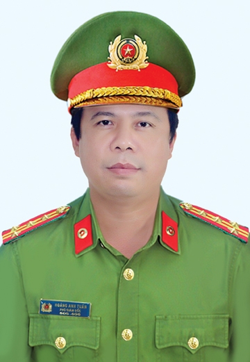 Đại tá Hoàng Anh Tuấn.