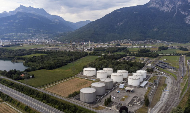 Thụy Sĩ mở kho dự trữ xăng dầu chiến lược