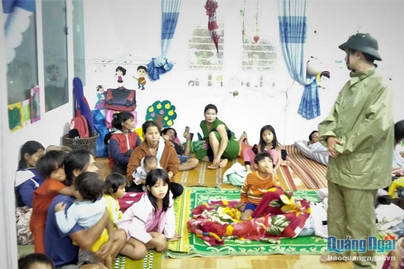 Hơn 15 nghìn người dân Trà Bồng được di dời đến nơi an toàn