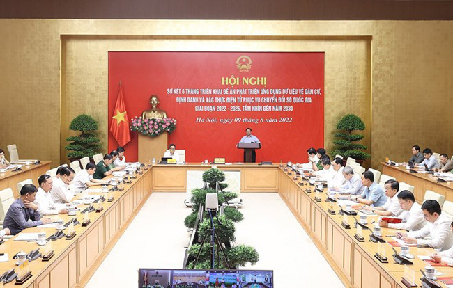 Thủ tướng Phạm Minh Chính phát biểu tại Hội nghị sơ kết 6 tháng triển khai Đề án 06, ngày 9/8 (Ảnh: TTXVN)