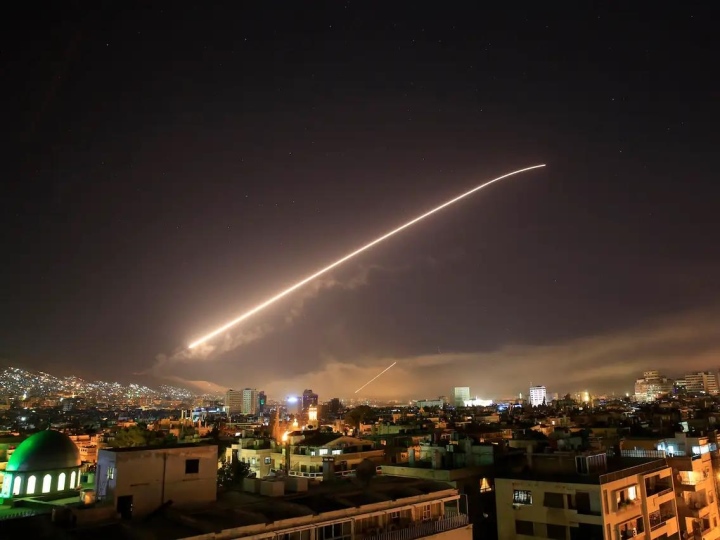 Israel đã tiến hành không kích vào sân bay quốc tế Damascus và các địa điểm khác ở phía Nam thủ đô. (Ảnh: AP)
