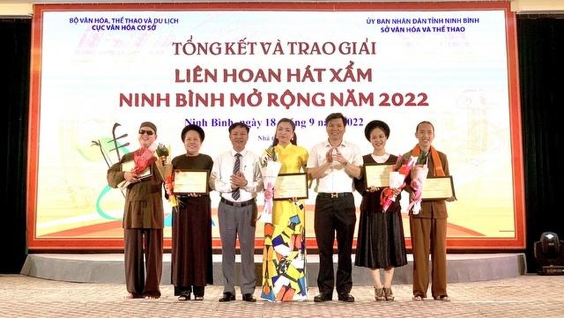 Ban tổ chức liên hoan hát Xẩm mở rộng năm 2022 trao giải A cho 5 tiết mục.