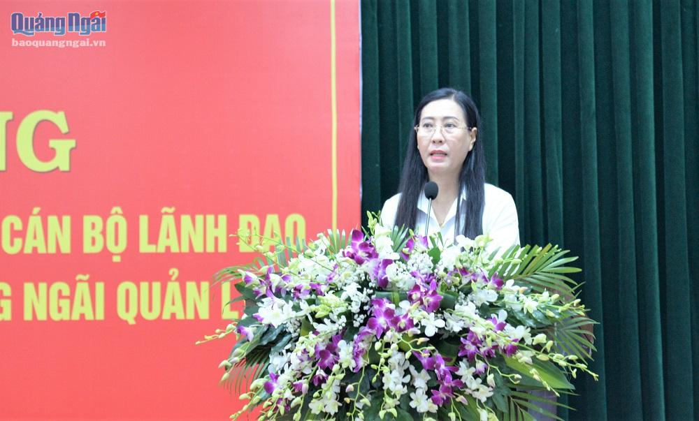 Ủy viên Trung ương Đảng, Bí thư Tỉnh ủy, Chủ tịch HĐND tỉnh Bùi Thị Quỳnh Vân phát biểu tại lễ khai giảng.