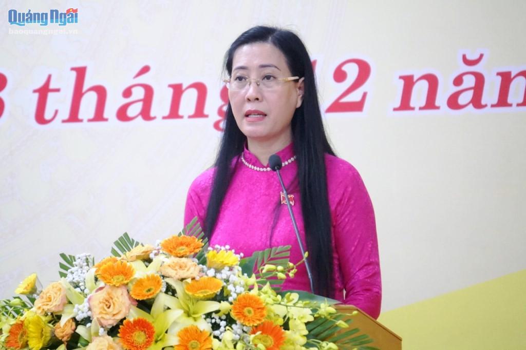 Ủy viên Trung ương Đảng, Bí thư Tỉnh ủy, Chủ tịch HĐND tỉnh Bùi Thị Quỳnh Vân phát biểu bế mạc kỳ họp.