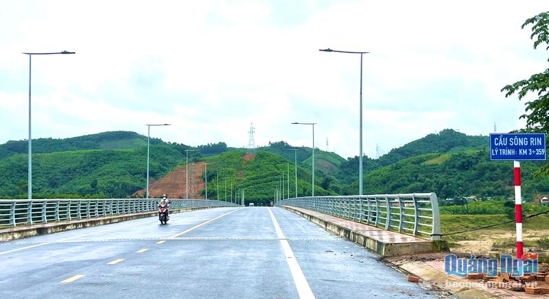 Cầu sông Rin (Sơn Hà) đã hoàn thành, đưa vào sử dụng vào cuối tháng 12/2022.