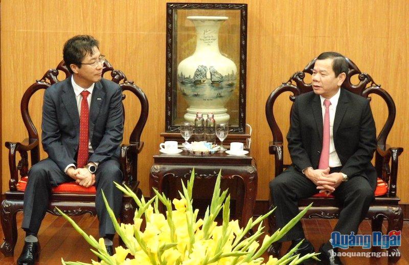 Chủ tịch UBND tỉnh Đặng Văn Minh tiếp ngài Kim Hyo Tae.