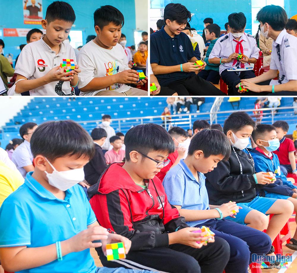 Chương trình tạo sân chơi bổ ích, thu hút đông đảo các bạn nhỏ đam mê bộ môn Rubik tham gia.